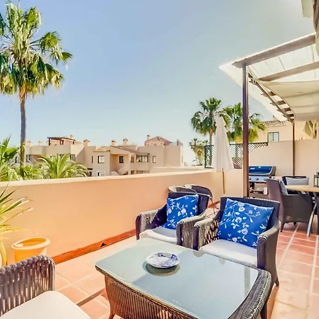 75-apartment With Views In Elviria, Marbella