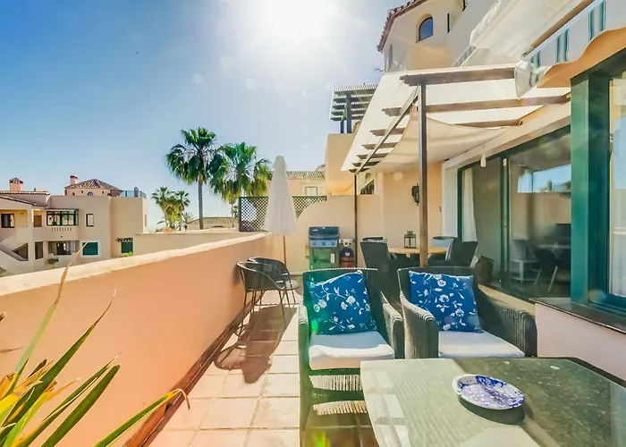75-apartment With Views In Elviria, Marbellac
